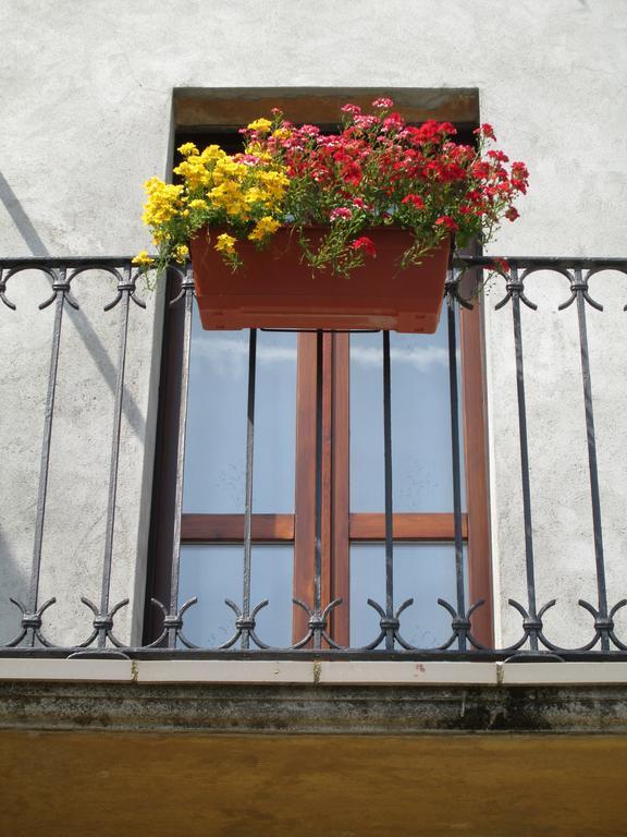 مبيت وإفطار Brissago-Valtravaglia La Casa Del Borgo المظهر الخارجي الصورة