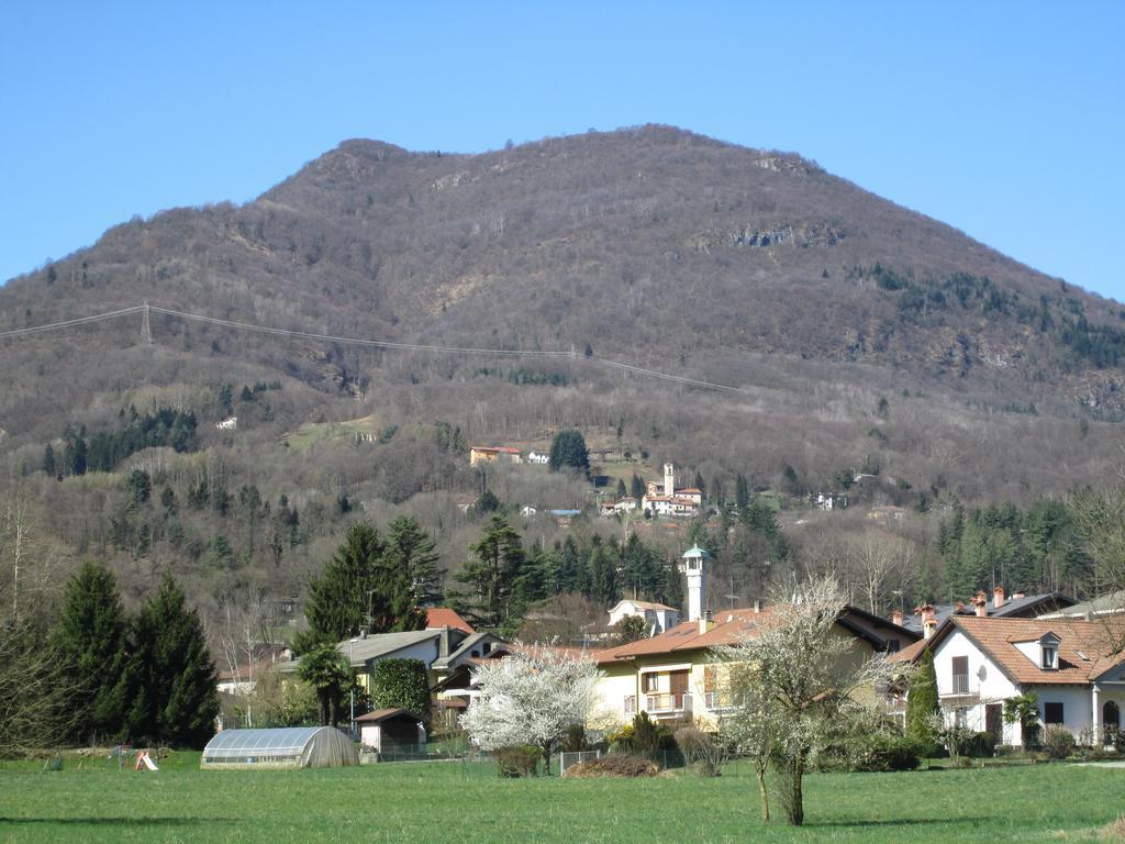 مبيت وإفطار Brissago-Valtravaglia La Casa Del Borgo المظهر الخارجي الصورة