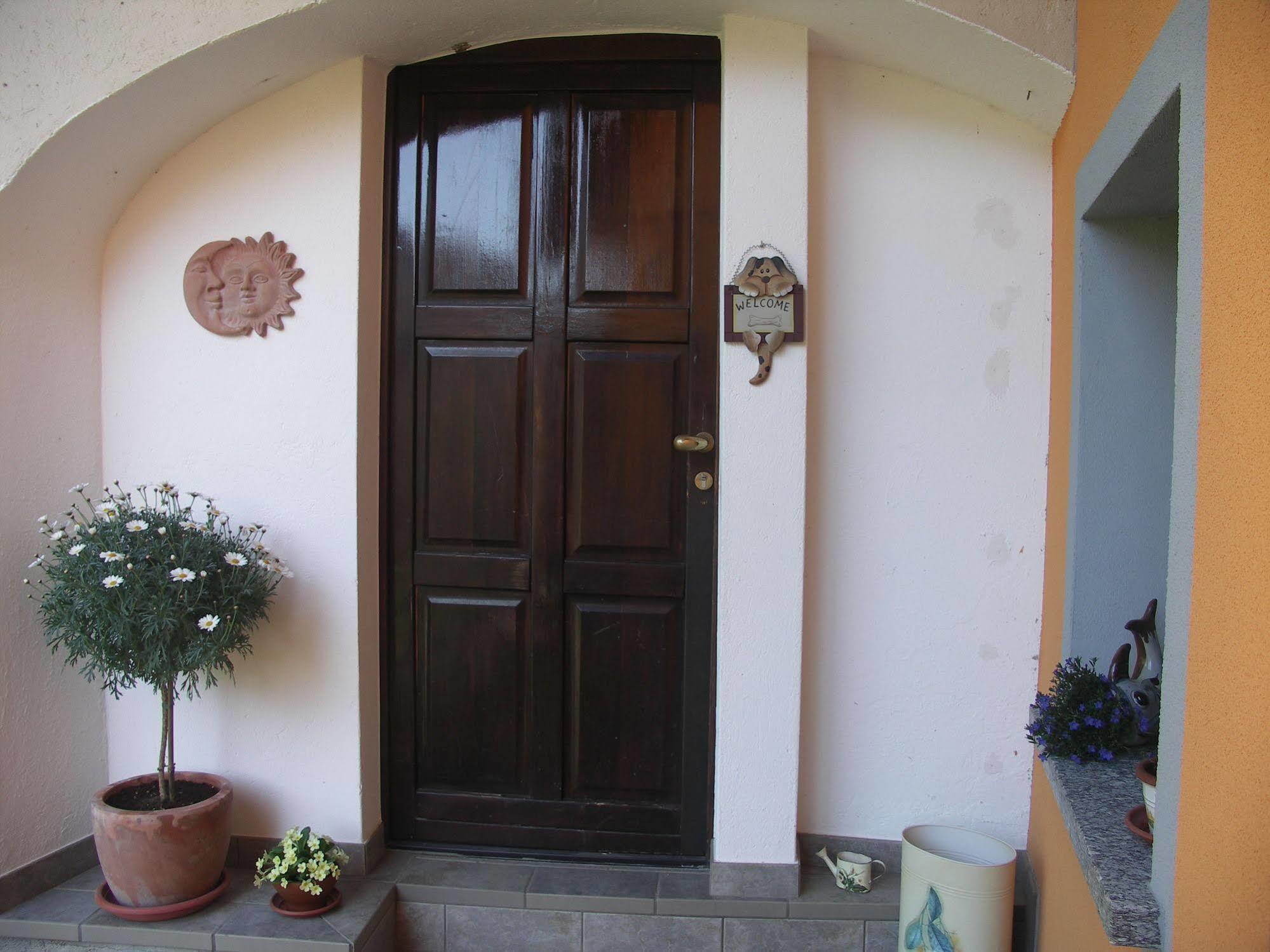 مبيت وإفطار Brissago-Valtravaglia La Casa Del Borgo المظهر الخارجي الصورة